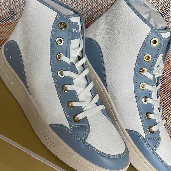 MICHAEL KORS
SHEA MID HIGH TOP
FAUX LEATHER
49F3SHFESL
PALE BLUE 
NEW - Picture 14 of 16